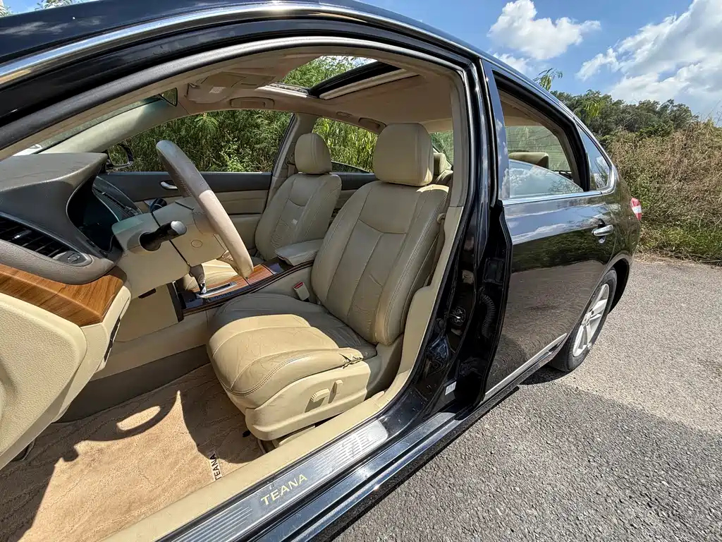NISSAN TEANA 2012