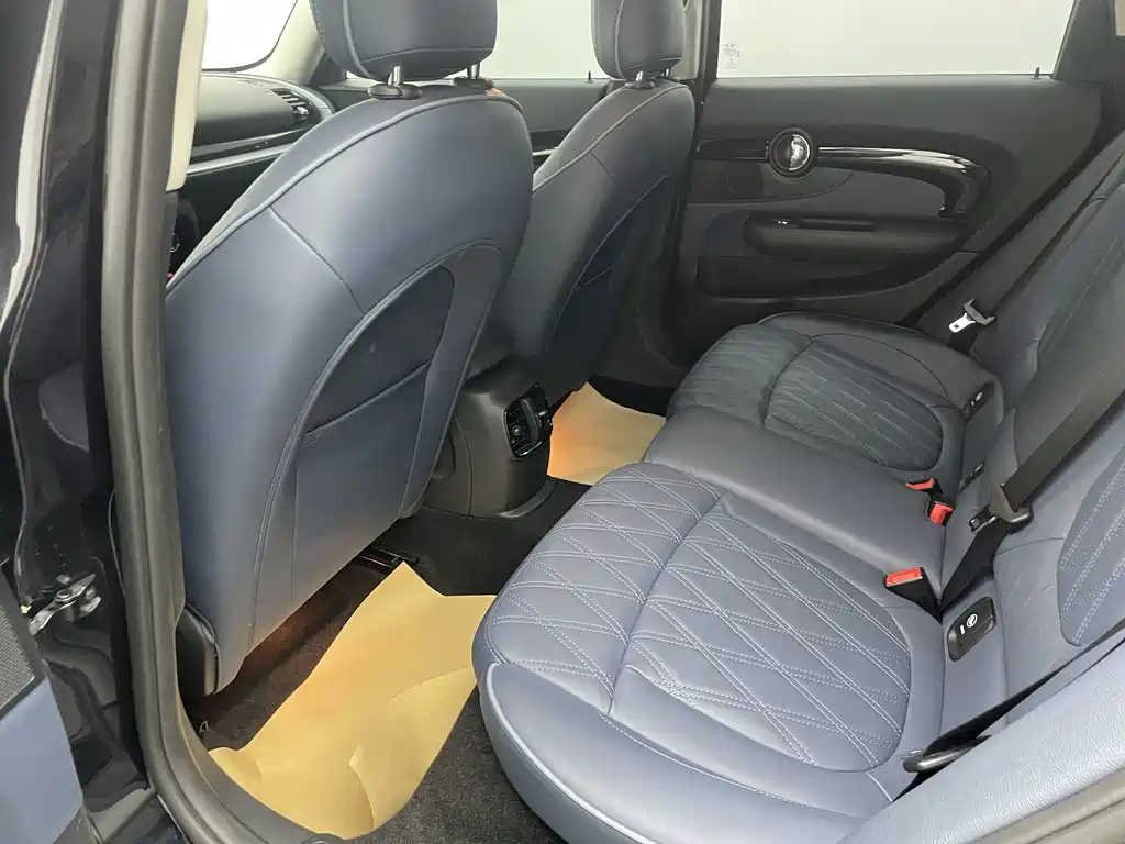 MINI CLUBMAN 2021