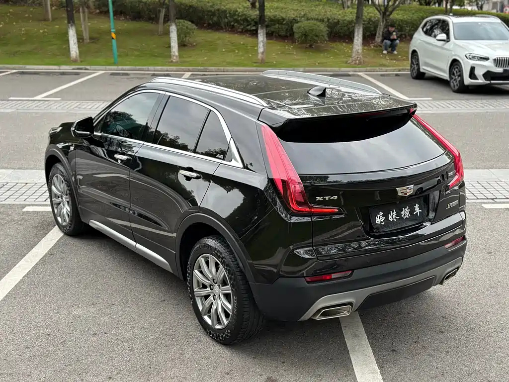 CADILLAC XT4 2021