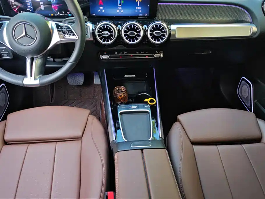 MERCEDES BENZ GLB 2024