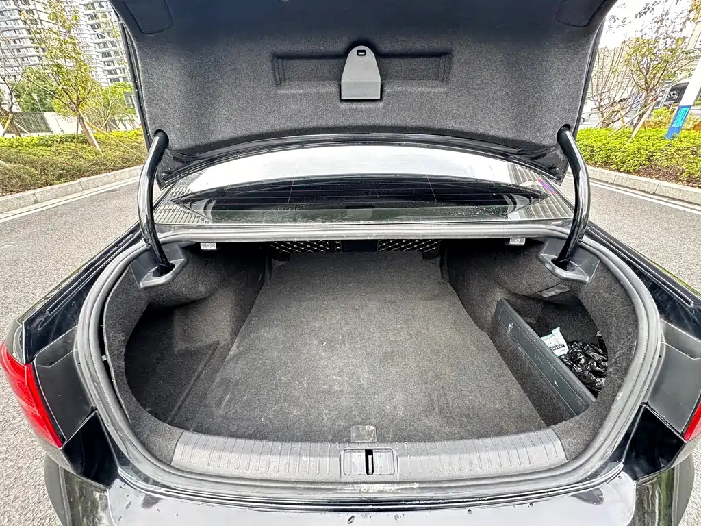 VOLKSWAGEN MAGOTAN 2019