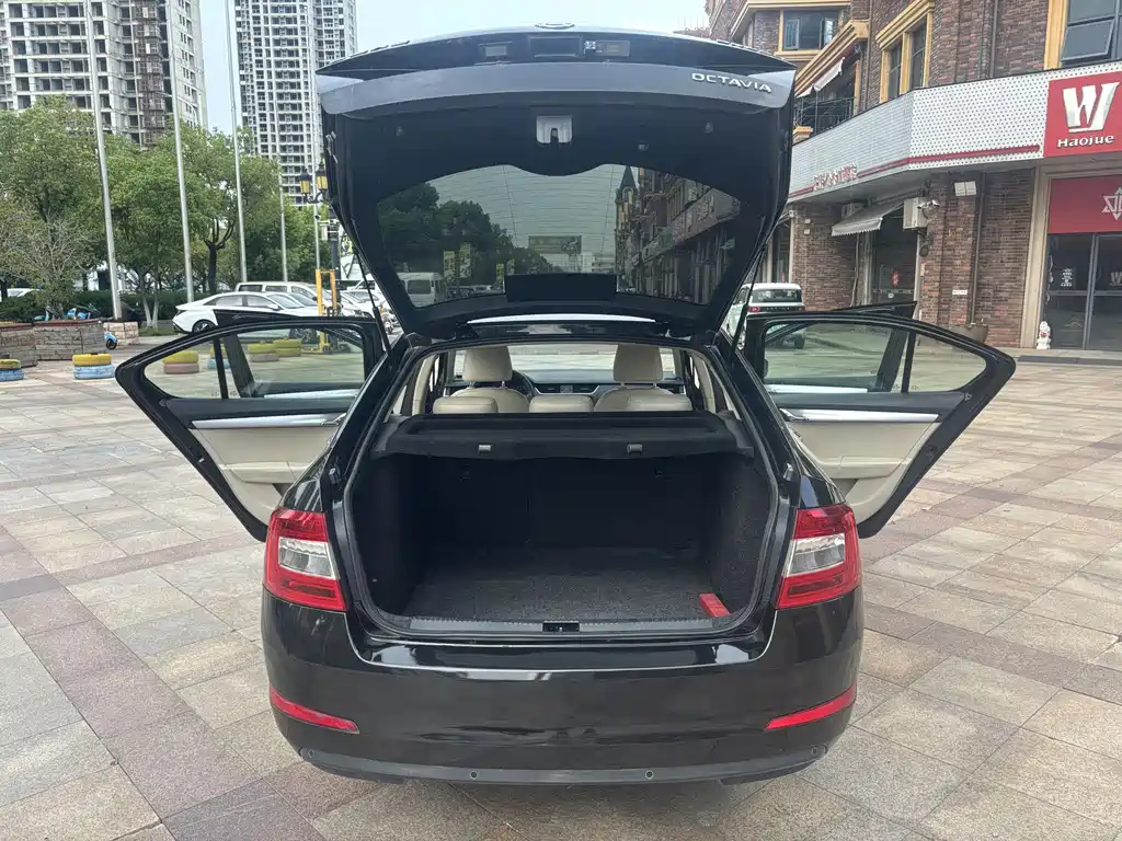 SKODA OCTAVIA 2015