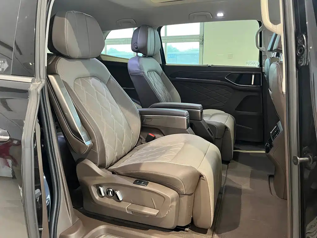 VOLKSWAGEN VILORAN 2024