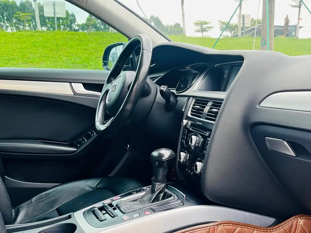 AUDI A4L 2015