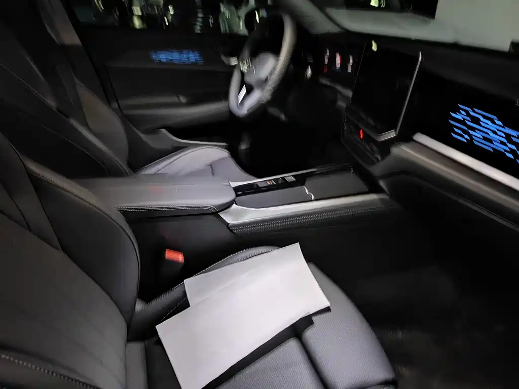 VOLKSWAGEN PASSAT 2025