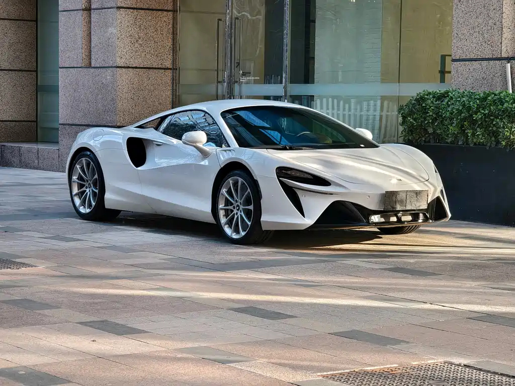MCLAREN ARTURA 2025