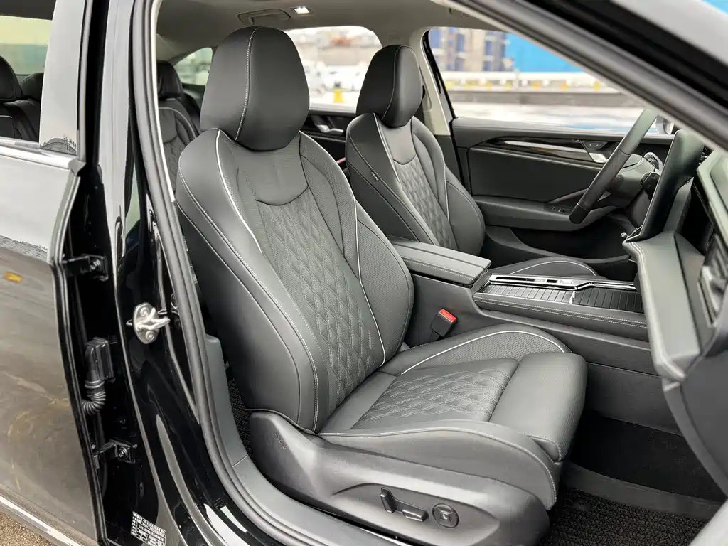 VOLKSWAGEN MAGOTAN 2025