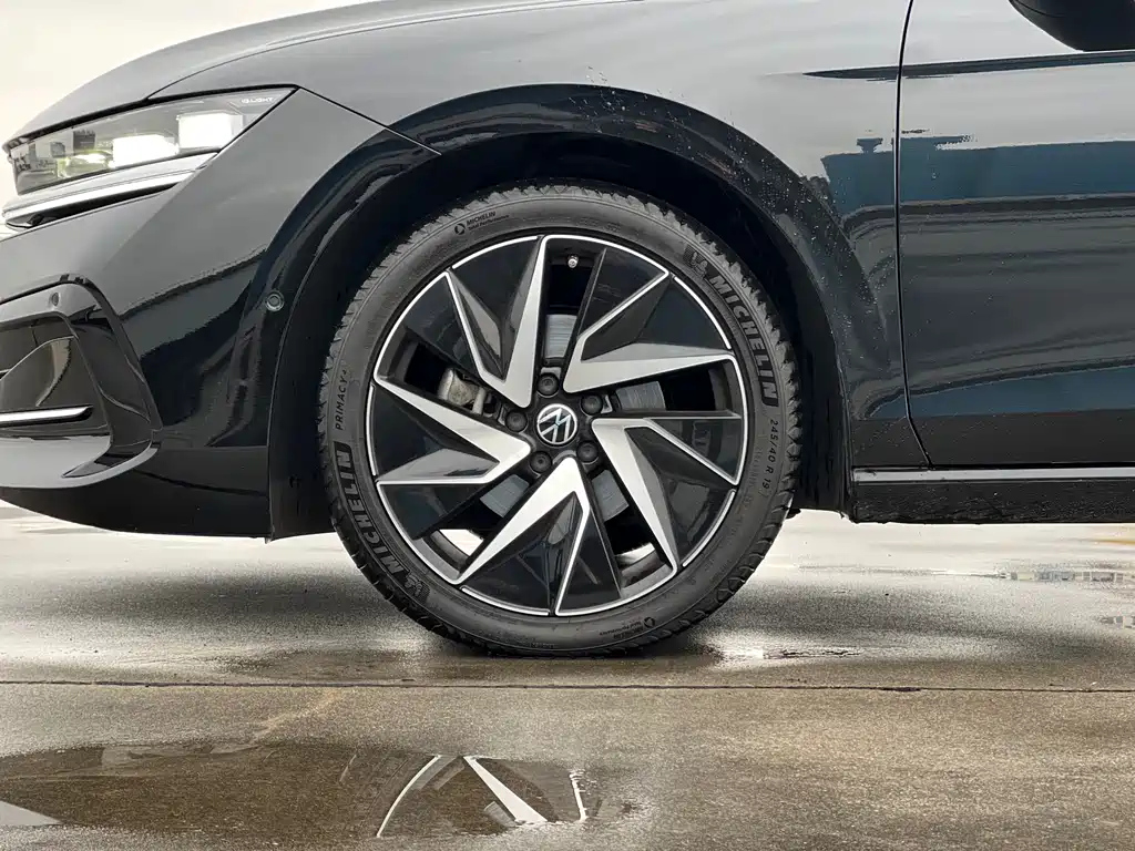 VOLKSWAGEN MAGOTAN 2025