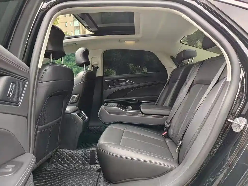 FORD TAURUS 2021