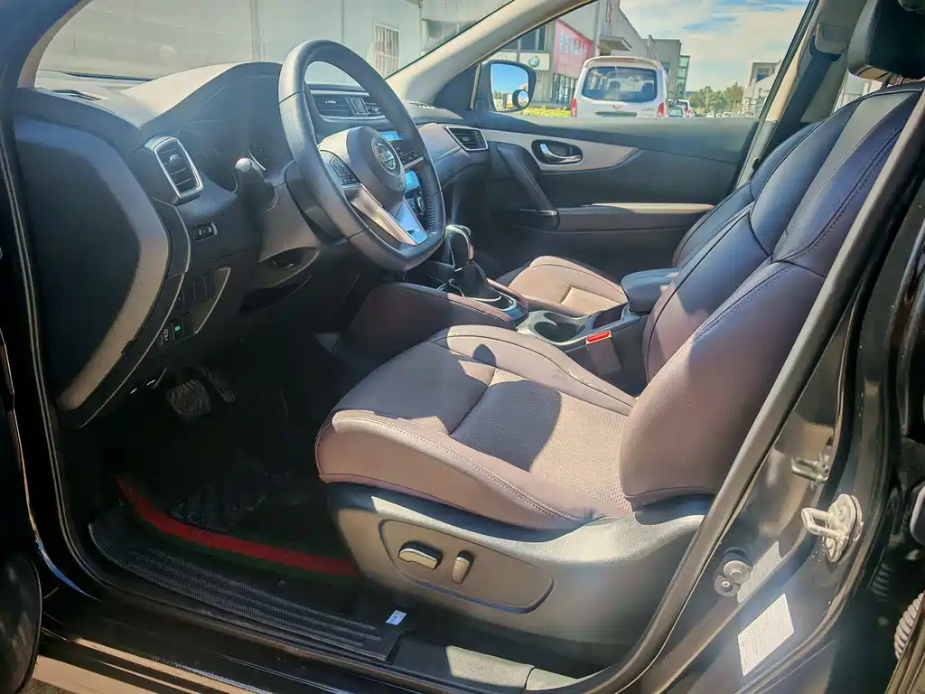 NISSAN QASHQAI 2019
