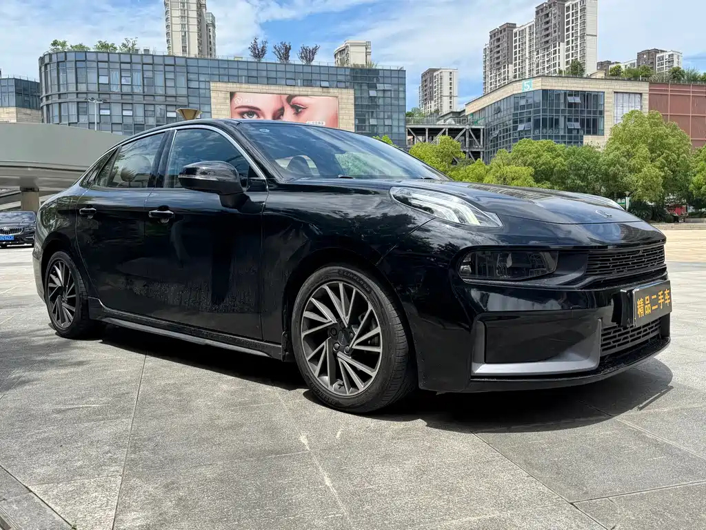 LYNK&CO 03 2018