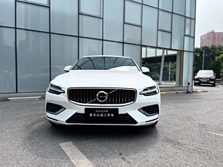 VOLVO S60 2024