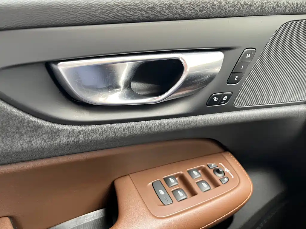 VOLVO S60 2024