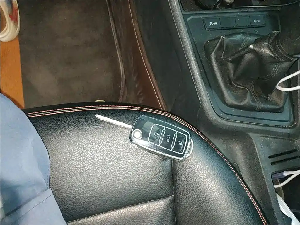 VOLKSWAGEN LAVIDA 2015