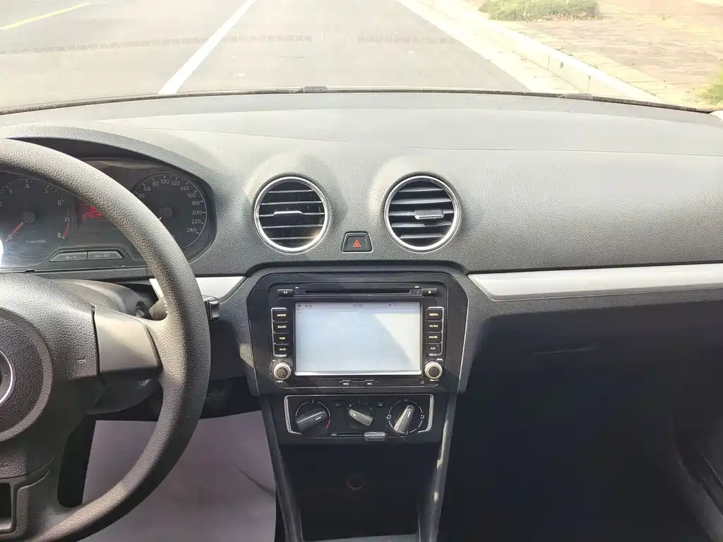 VOLKSWAGEN JETTA 2015