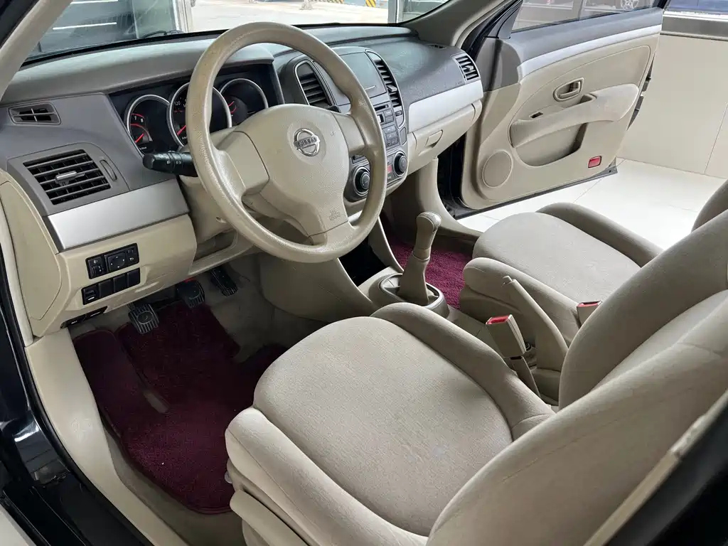 NISSAN SYLPHY 2012