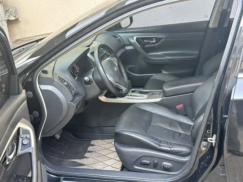 NISSAN TEANA 2016