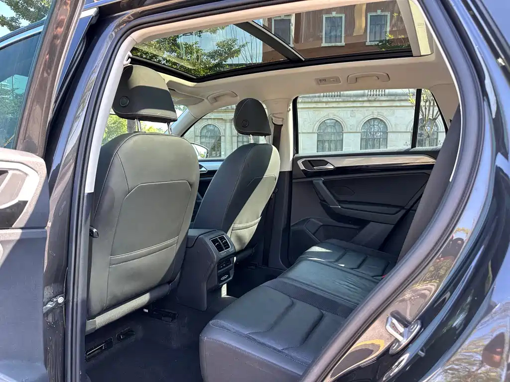 VOLKSWAGEN TAYRON 2019