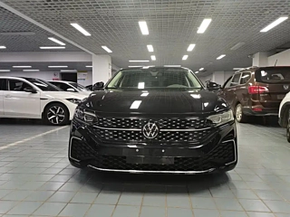 VOLKSWAGEN PASSAT 2024