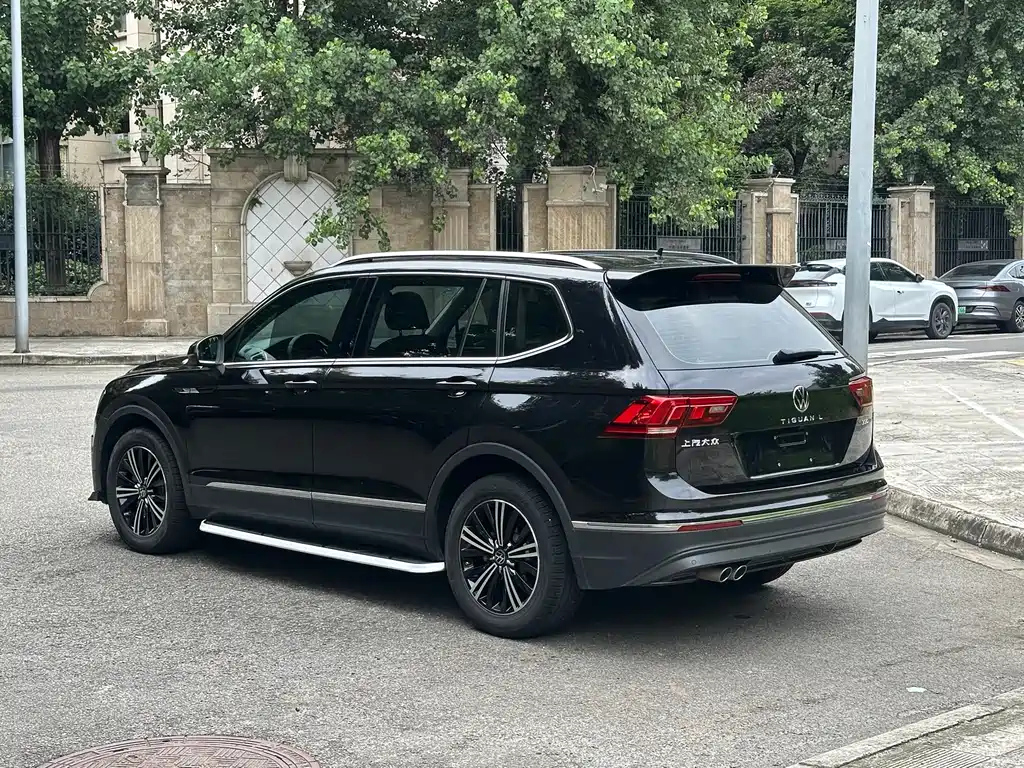 VOLKSWAGEN TIGUAN L 2021