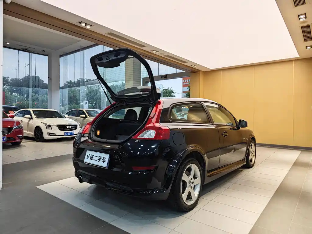 VOLVO C30 2011