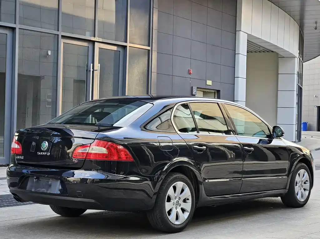 SKODA SUPERB 2009