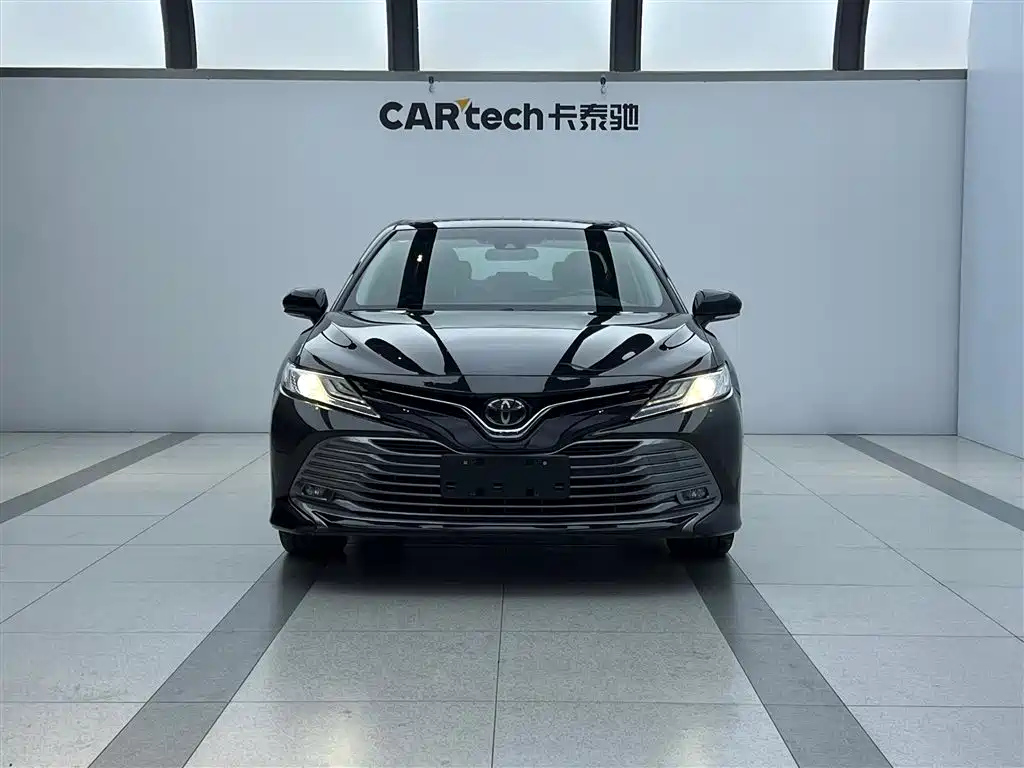 TOYOTA CAMRY 2020