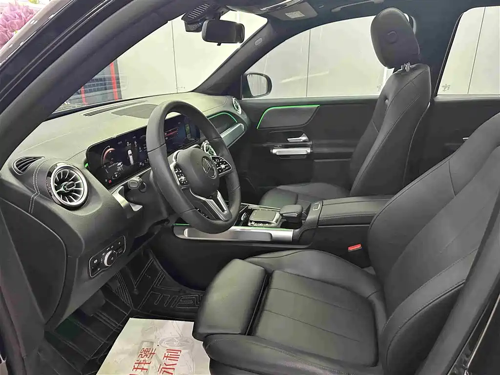 MERCEDES BENZ GLB 2023