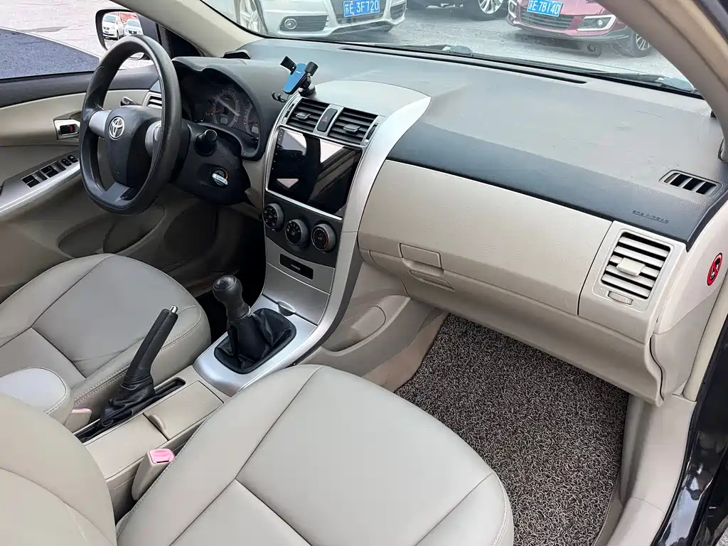 TOYOTA COROLLA 2012