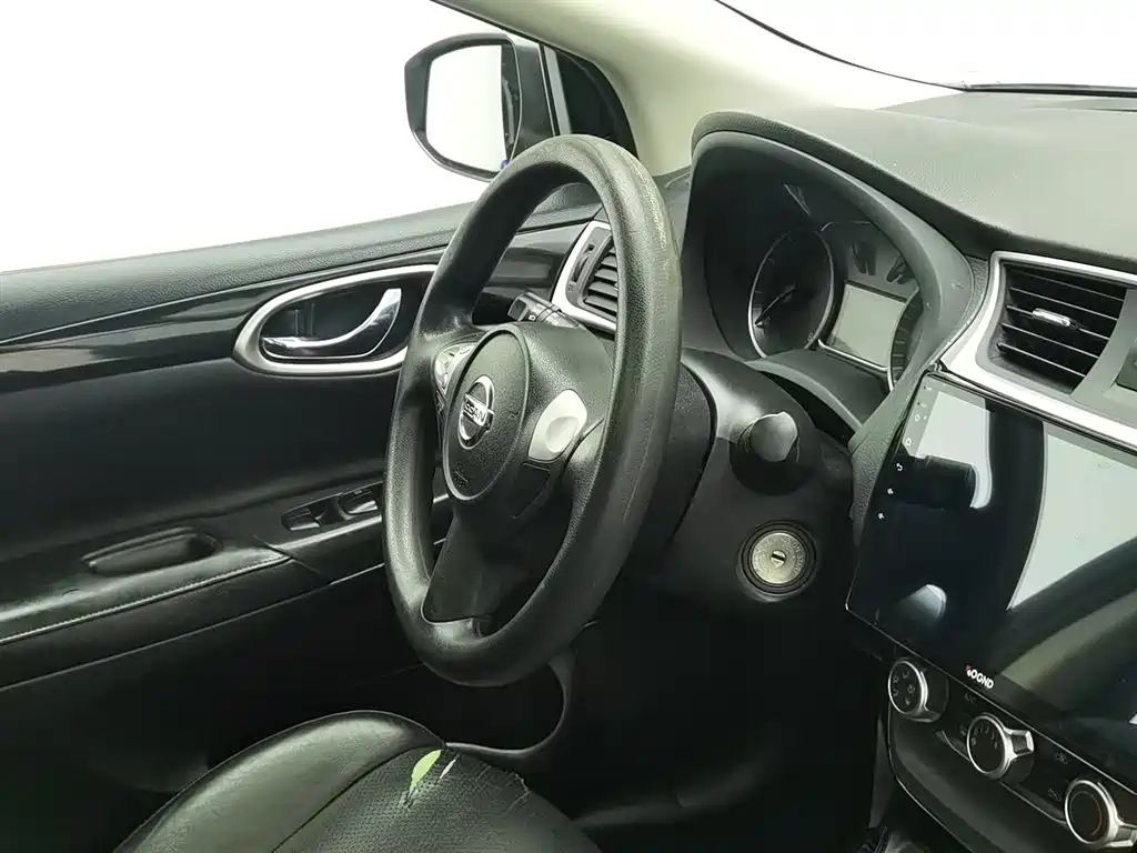 NISSAN SYLPHY 2018