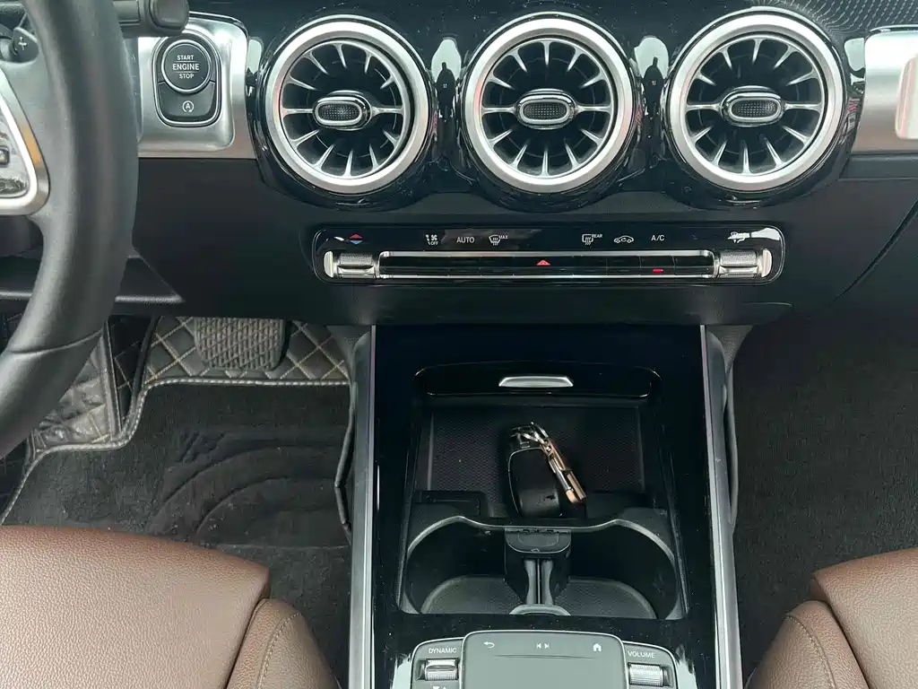 MERCEDES BENZ GLB 2022