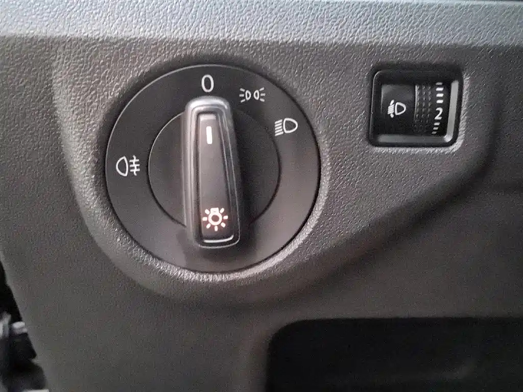 VOLKSWAGEN LAVIDA 2016