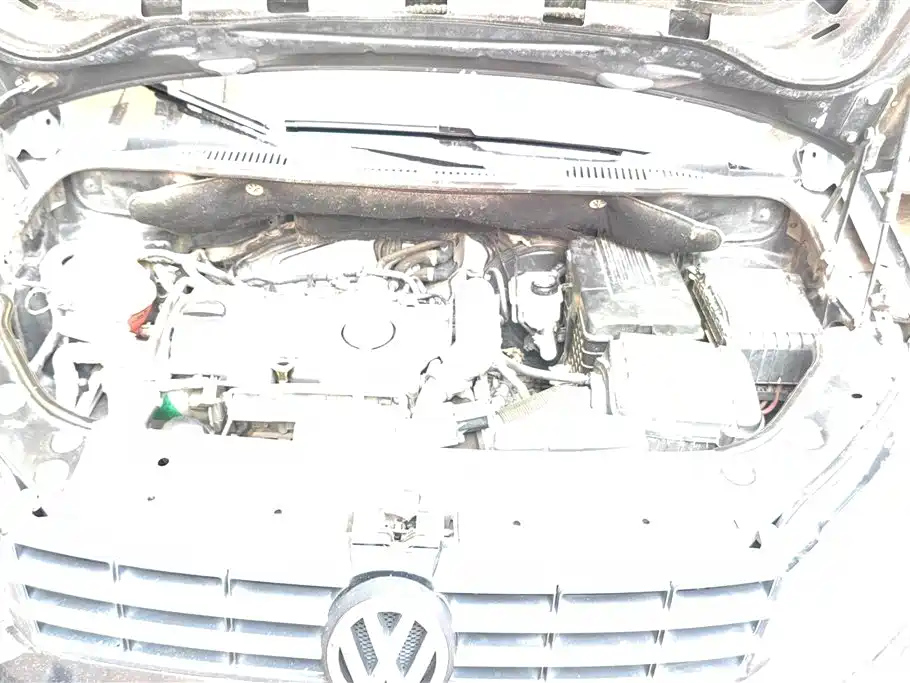 VOLKSWAGEN TOURAN 2013
