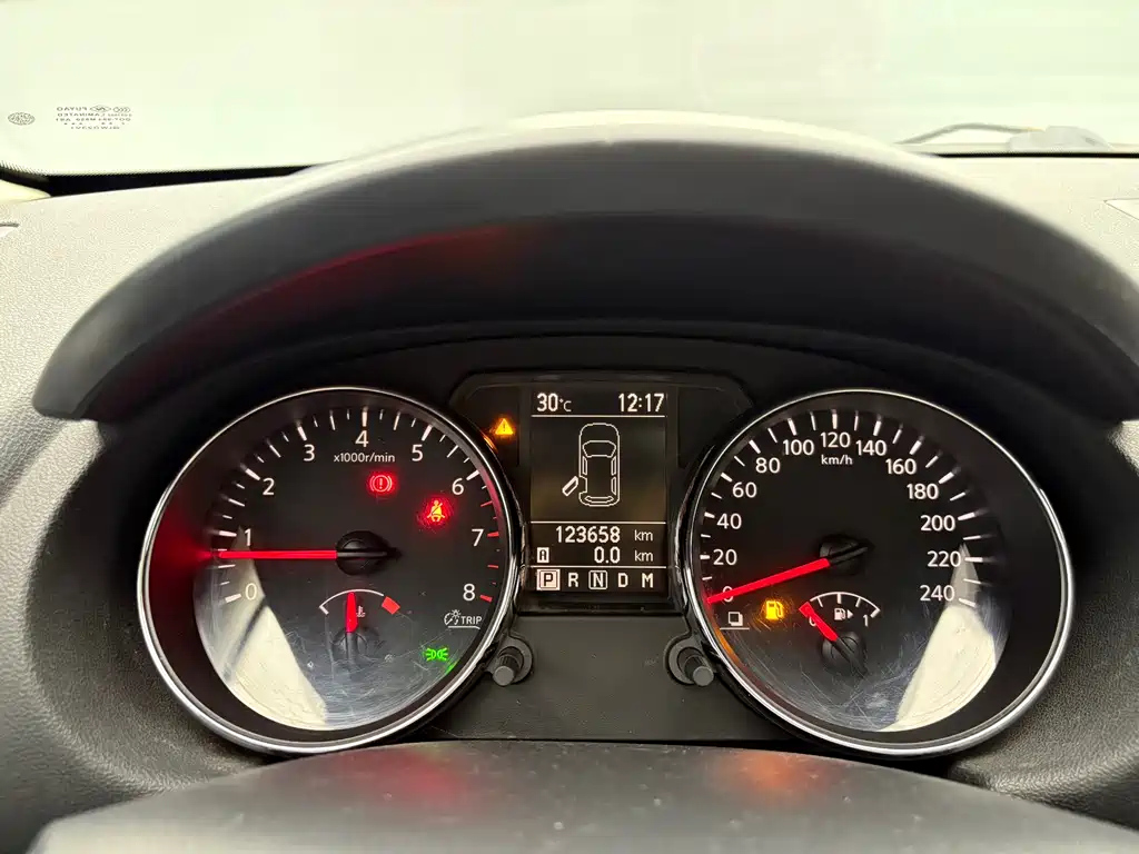 NISSAN QASHQAI 2015