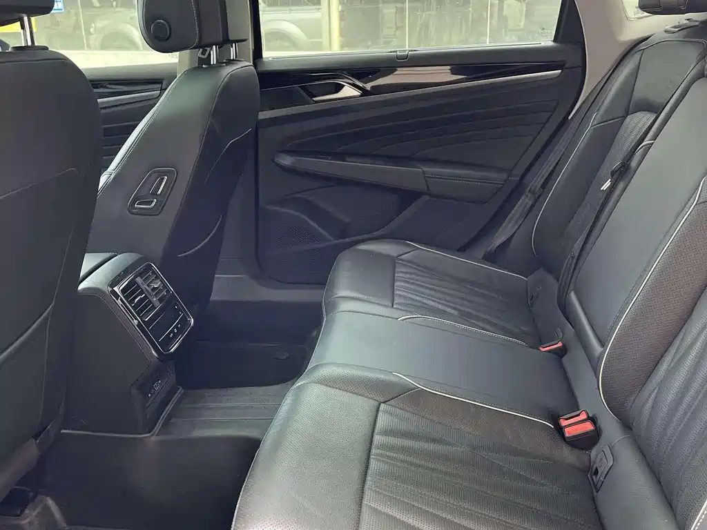 VOLKSWAGEN PASSAT 2021