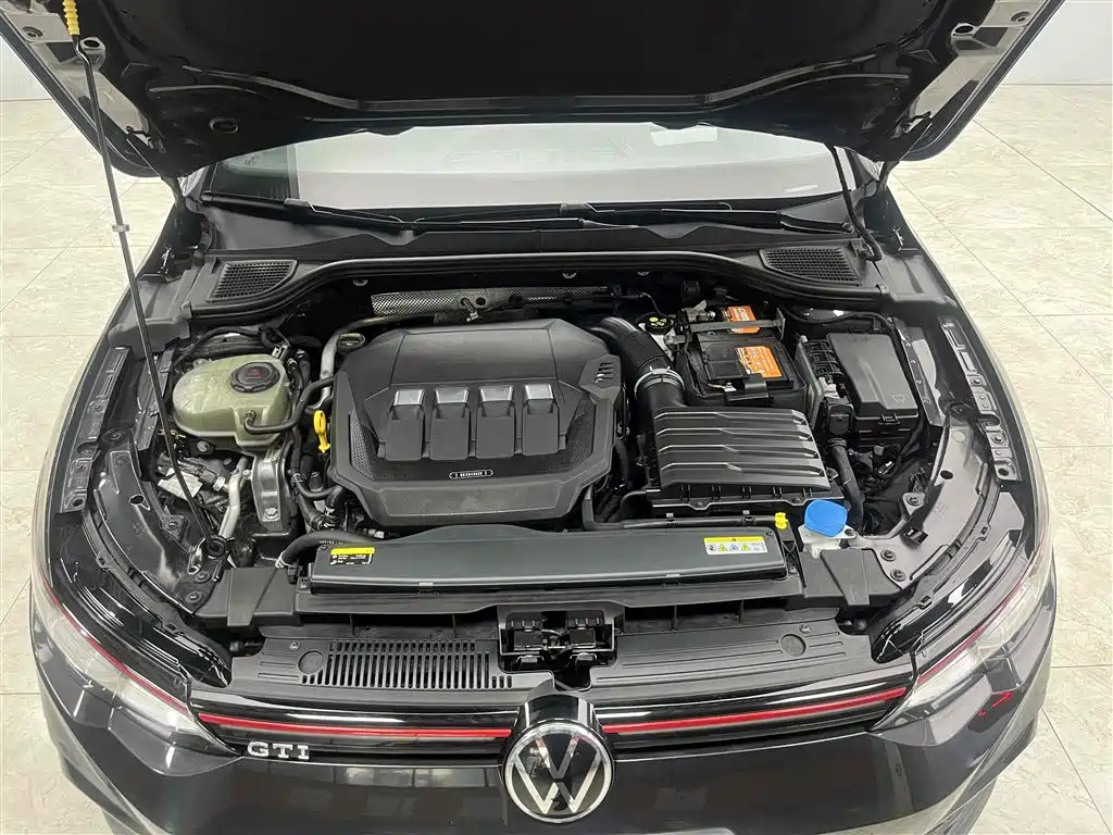 VOLKSWAGEN GOLF GTI 2021