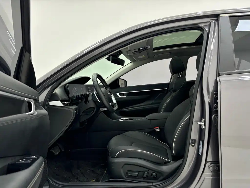 HYUNDAI MISTRA 2021