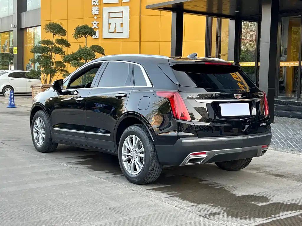 CADILLAC XT5 2021