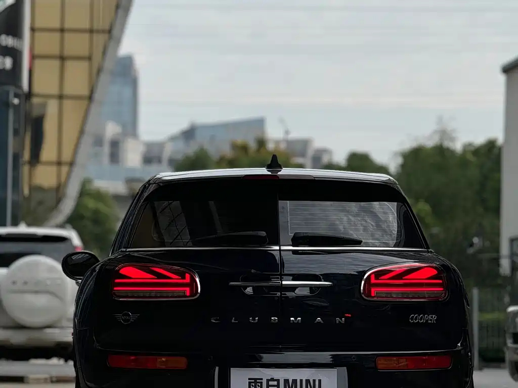 MINI CLUBMAN 2022