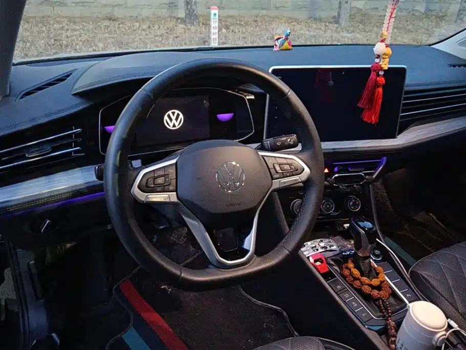 VOLKSWAGEN SAGITAR 2023