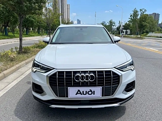 AUDI Q3  2020