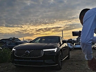 Заказать VOLVO S90