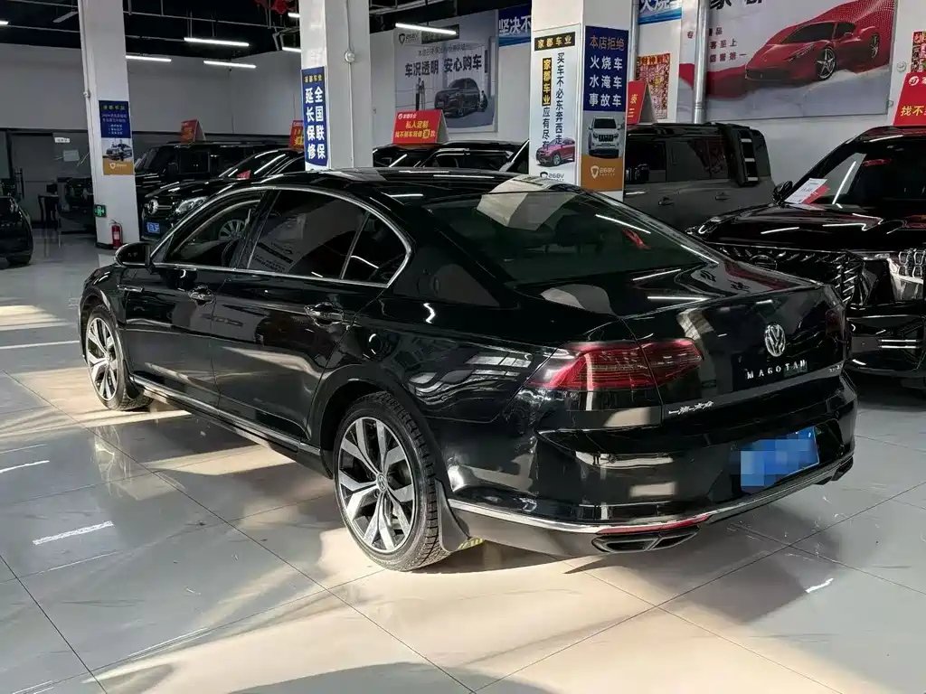 VOLKSWAGEN MAGOTAN 2018