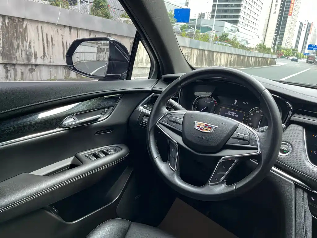 CADILLAC XT5 2021