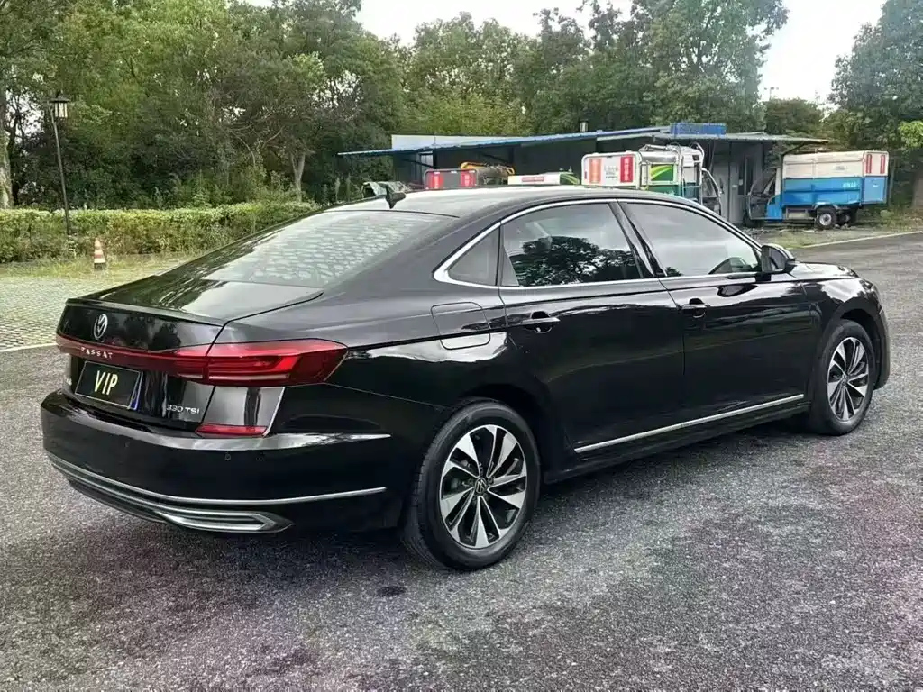 VOLKSWAGEN PASSAT 2022