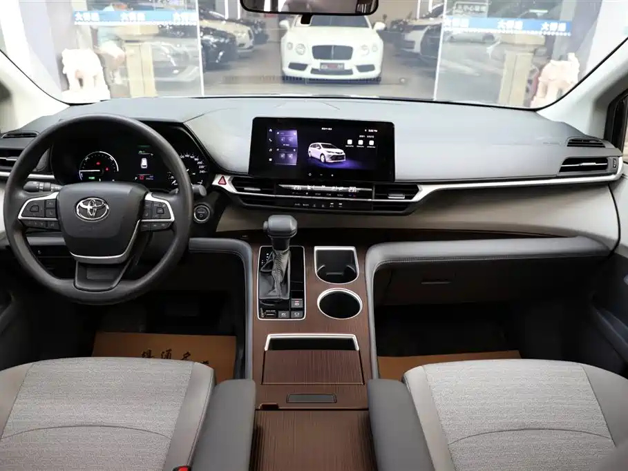 TOYOTA SIENNA SIENNA 2025