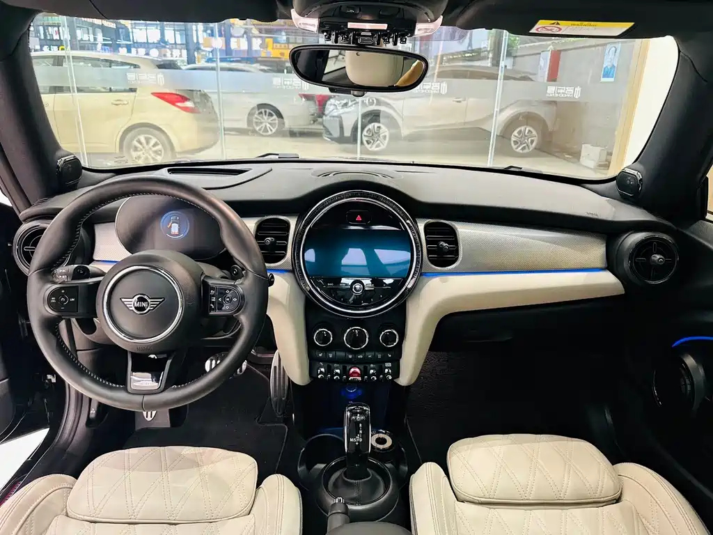 MINI JCW 2022