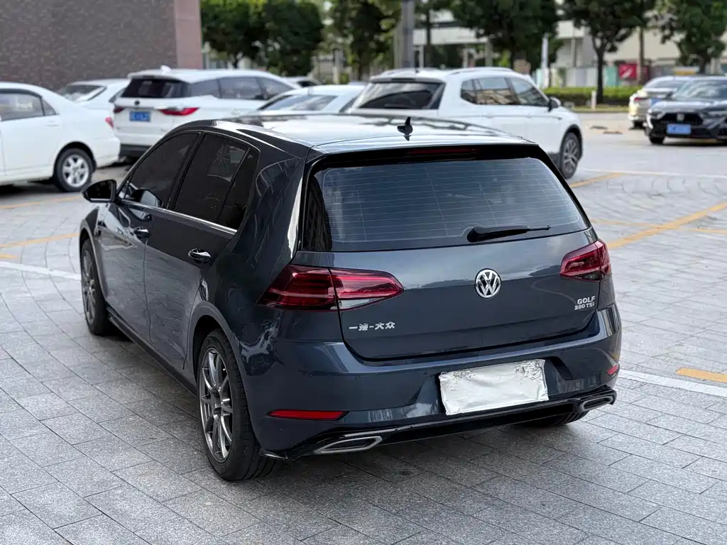 VOLKSWAGEN GOLF 2020