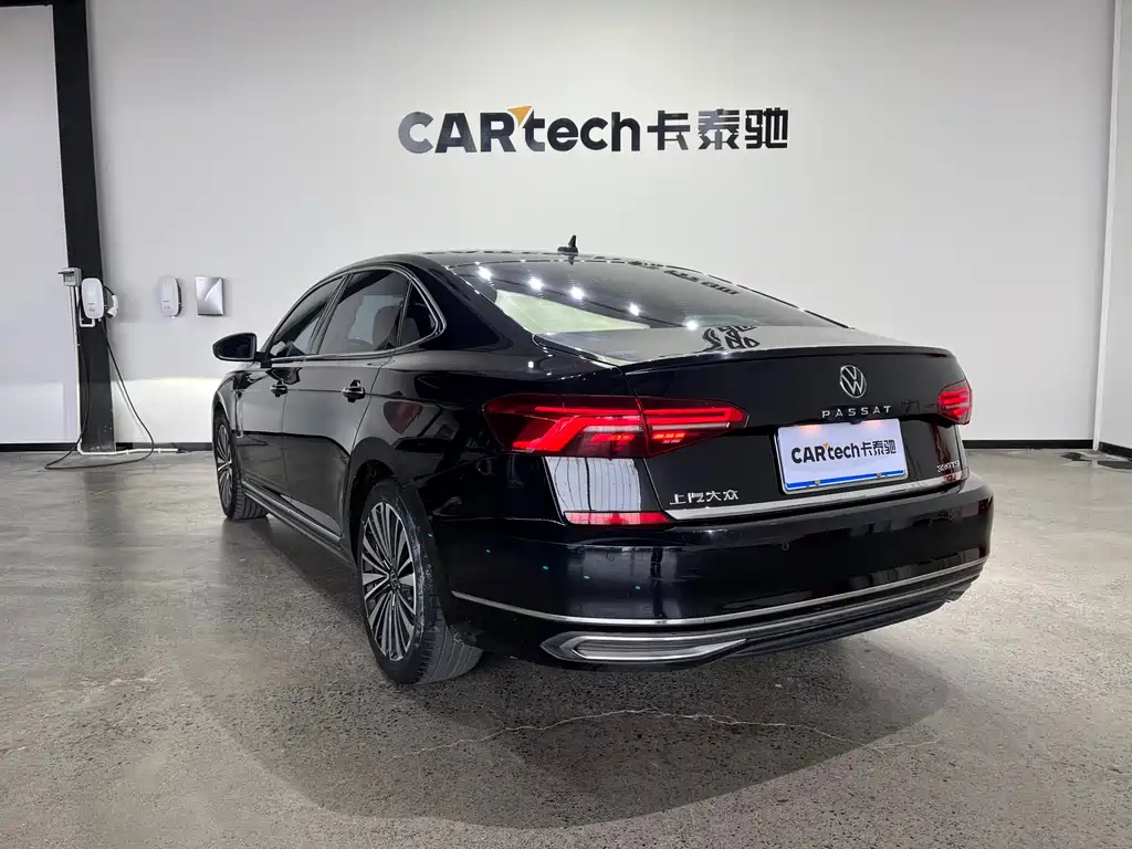 VOLKSWAGEN PASSAT 2021