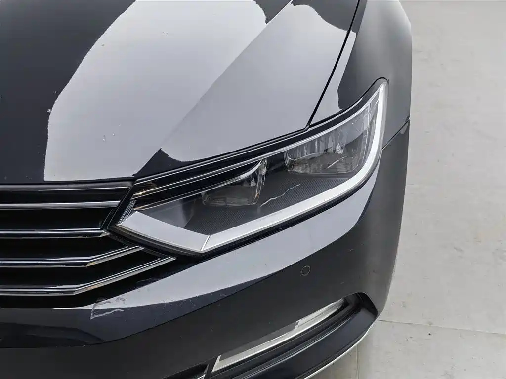 VOLKSWAGEN MAGOTAN 2019